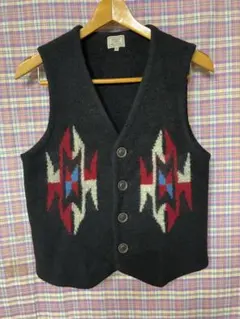 2026年最新】ネイティブ柄ベストの人気アイテム - メルカリ