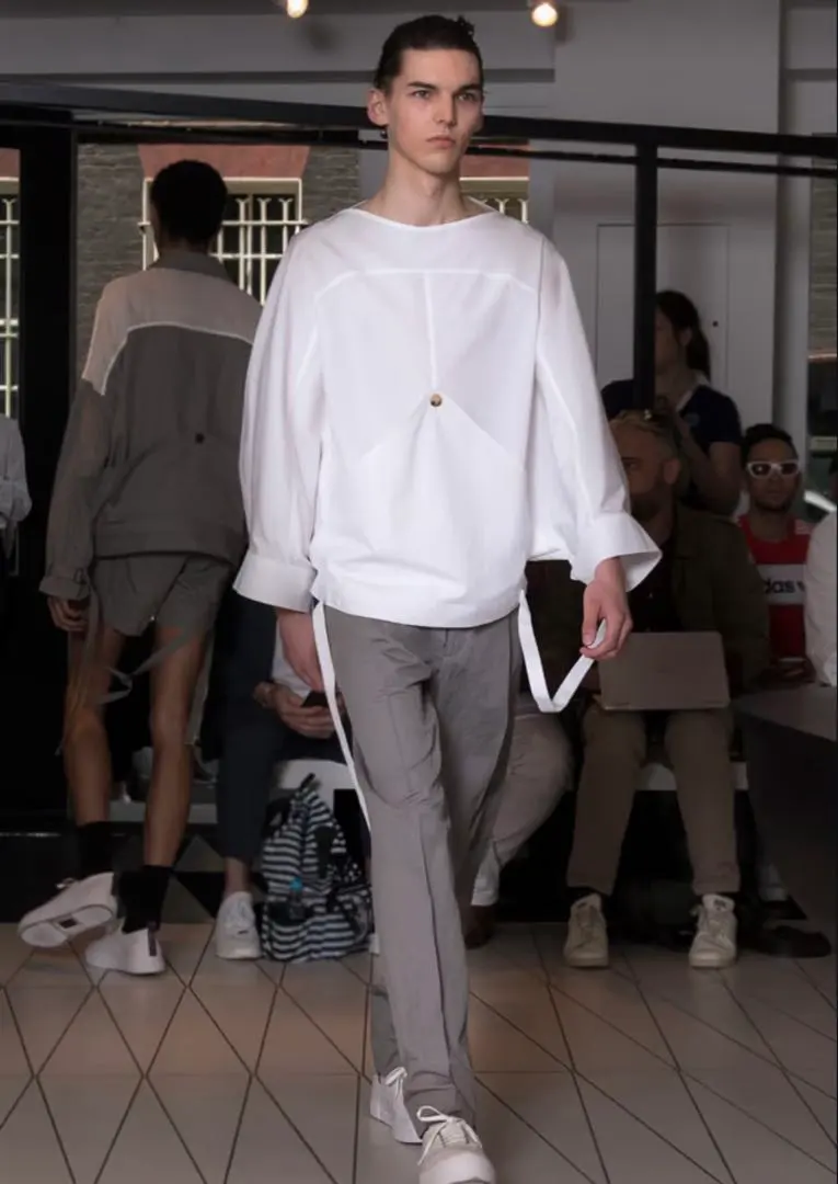 2026年最新】hussein chalayan コートの人気アイテム - メルカリ