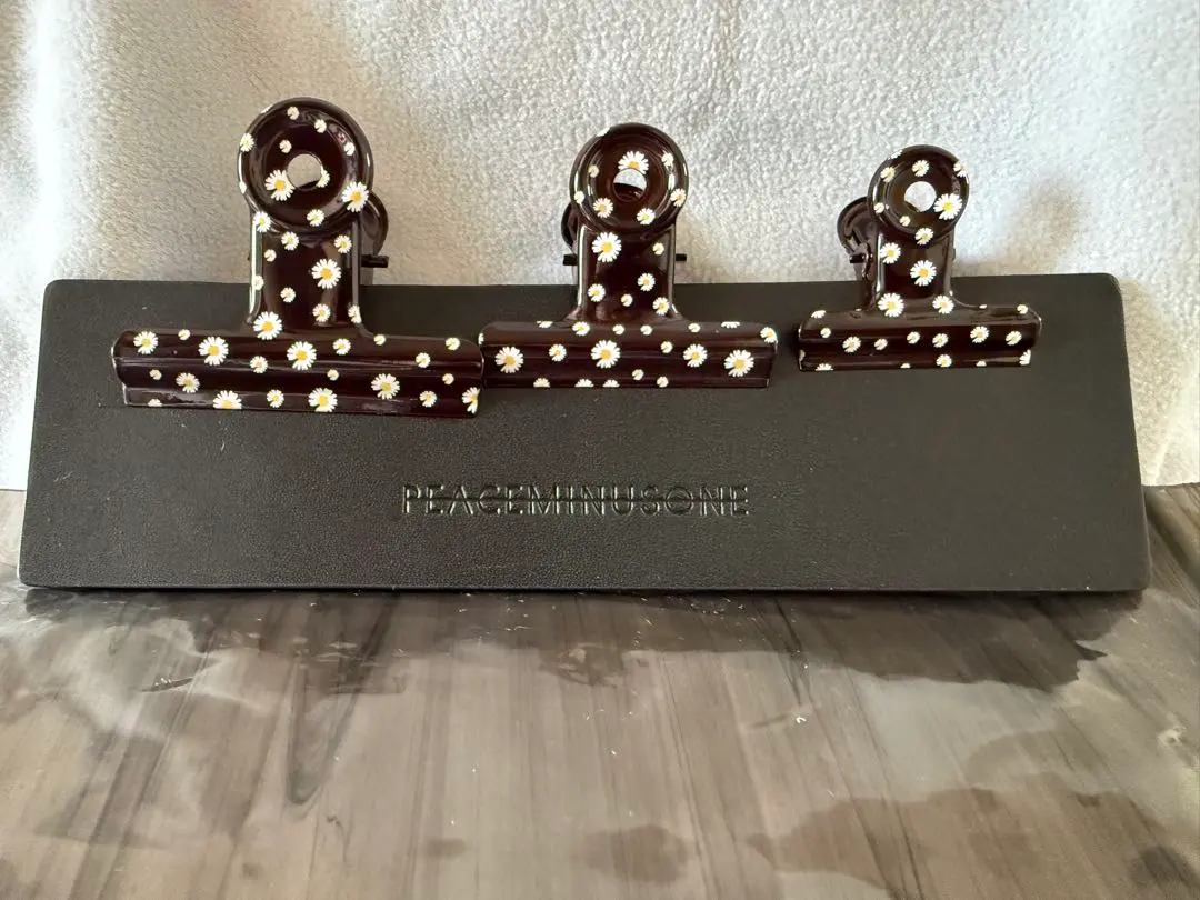 2026年最新】Peaceminusone クリップの人気アイテム - メルカリ