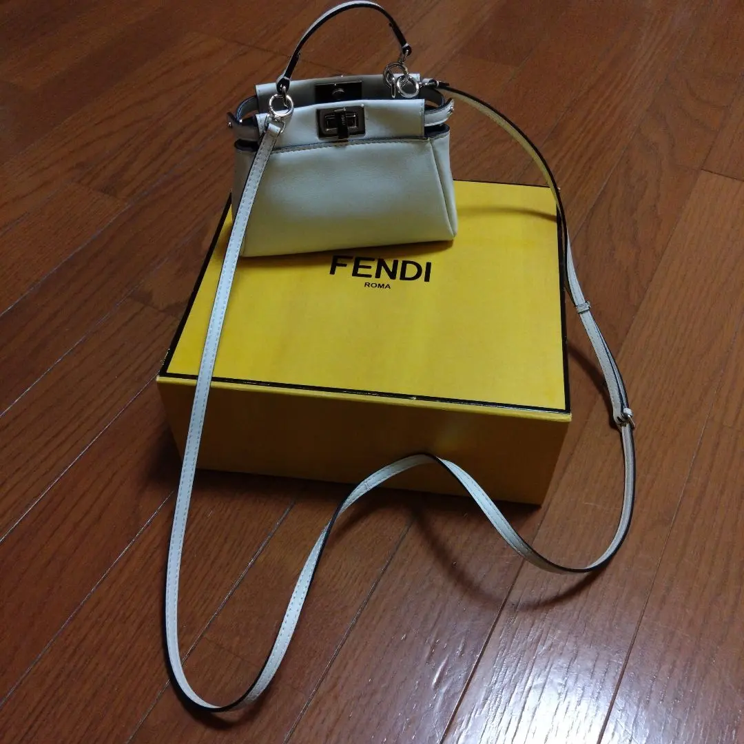 2026年最新】フェンディ FENDI マイクロピーカブーの人気アイテム