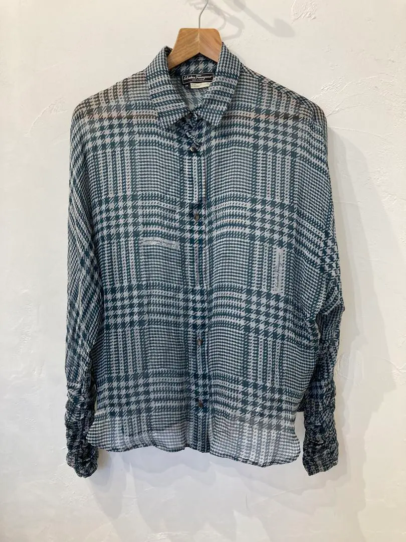 2026年最新】フェラガモ シルク ブラウスの人気アイテム - メルカリ