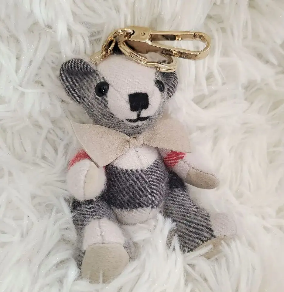 2026年最新】burberry バーバリー くまチャームの人気アイテム - メルカリ