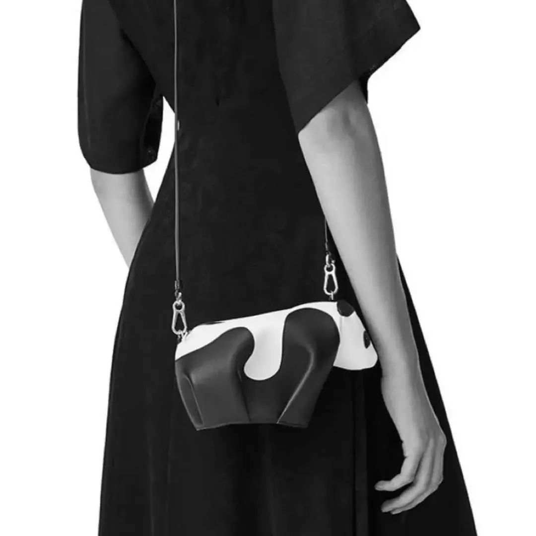 2026年最新】ロエベパンダの人気アイテム - メルカリ