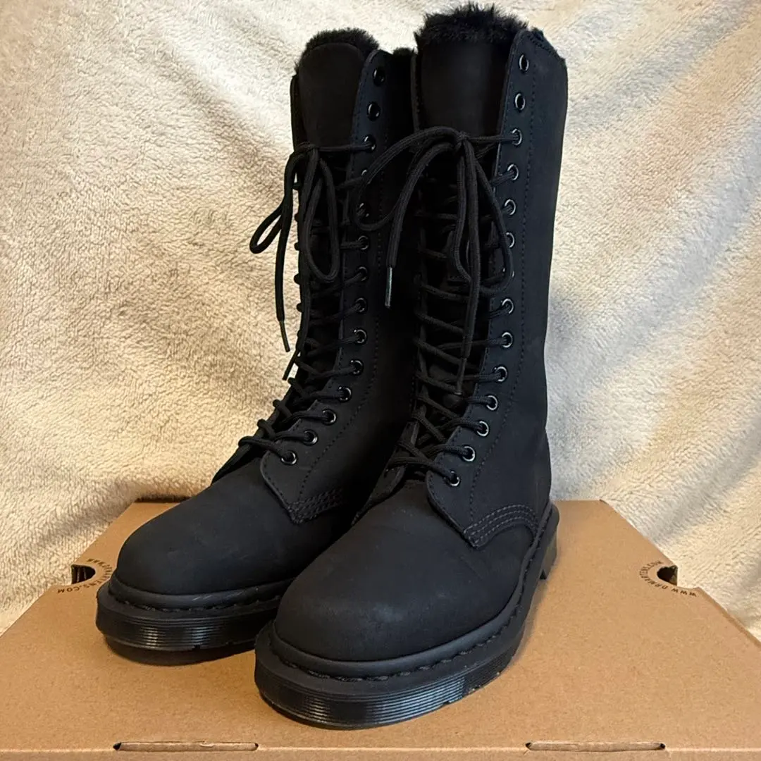 2026年最新】ドクターマーチン Dr.Martens 内側ボアの人気アイテム