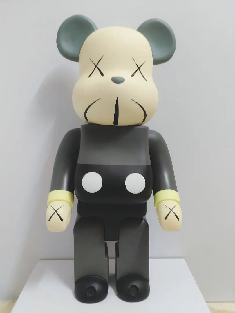 2026年最新】KAWS BE@RBRICK 1000の人気アイテム - メルカリ
