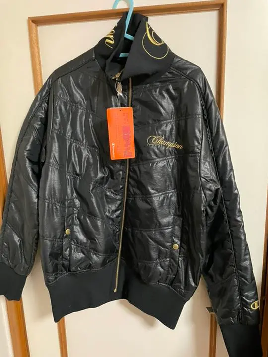 2026年最新】やりらふぃー ダウンの人気アイテム - メルカリ