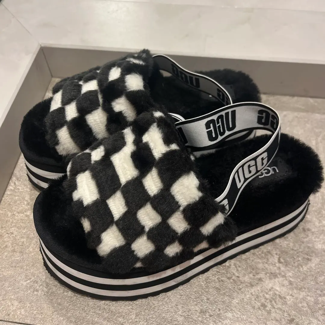 2026年最新】UGG ディスコスライド Disco Slideの人気アイテム - メルカリ