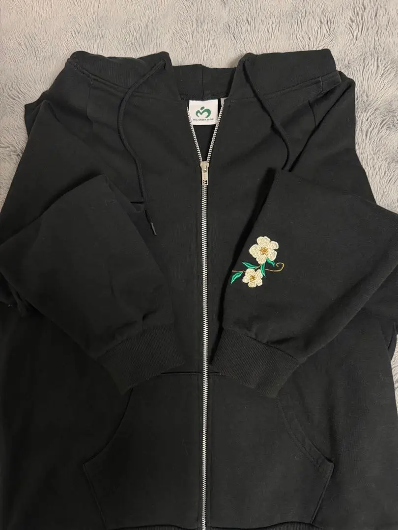 2026年最新】mrs.green Apple harmony パーカーの人気アイテム - メルカリ