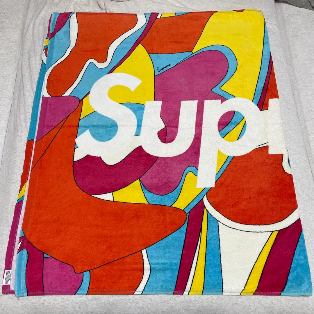 2026年最新】supreme ビーチタオルの人気アイテム - メルカリ