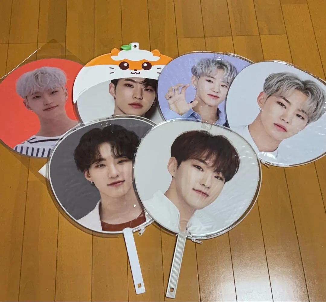 2026年最新】ウジ うちわ carat landの人気アイテム - メルカリ