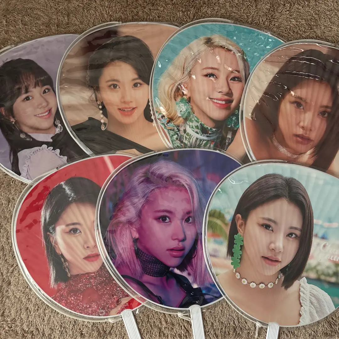 2026年最新】グループ名：TWICE うちわの人気アイテム - メルカリ