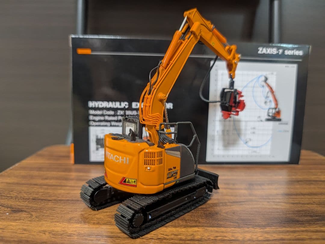 日立建機 ZX135US-7 1/50 林業仕様、ハーベスター仕様 ZAXIS - メルカリ