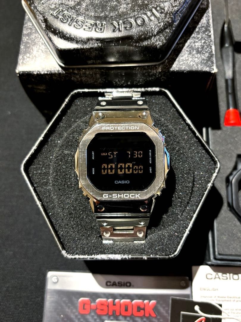 入*介様 【純正】Gショック5600 オールブラック　メタルバンド　反転液晶 G-SHOCK メタルカバード 5600 GM-5600UB-1JF メンズ 腕時計 電池式