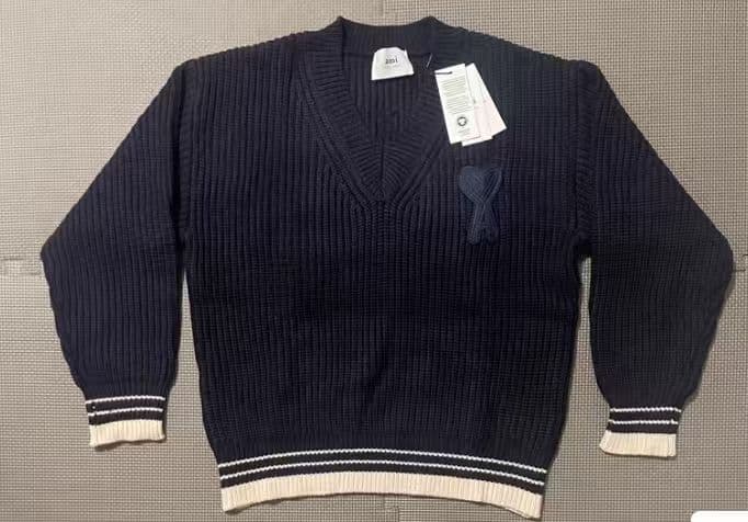 新品】 AMI PARISセーターVネックニット ネイビーM - メルカリ