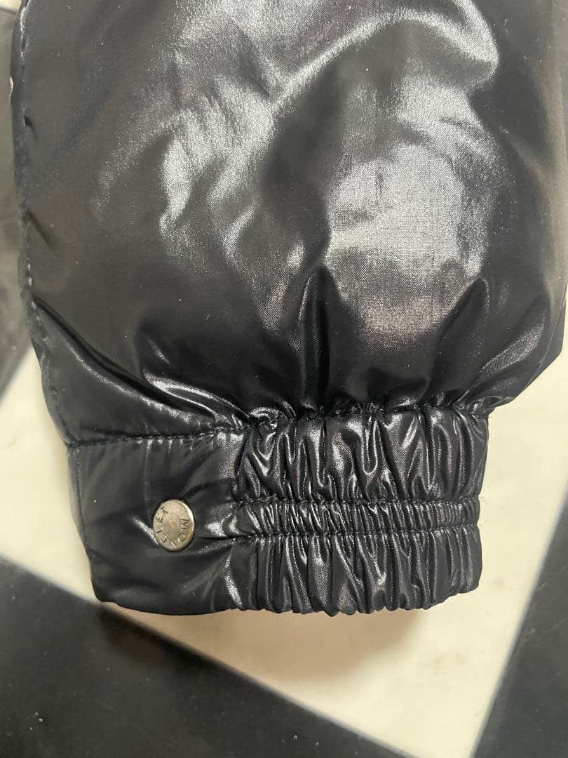 モンクレール エバー シャイニーブラック サイズ1 袖のゴムの伸び少