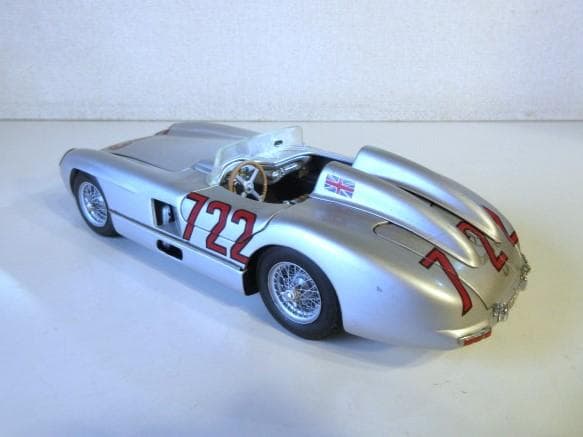 特価 MINICHAMPS 1/24 メルセデスベンツ 300SLR #722