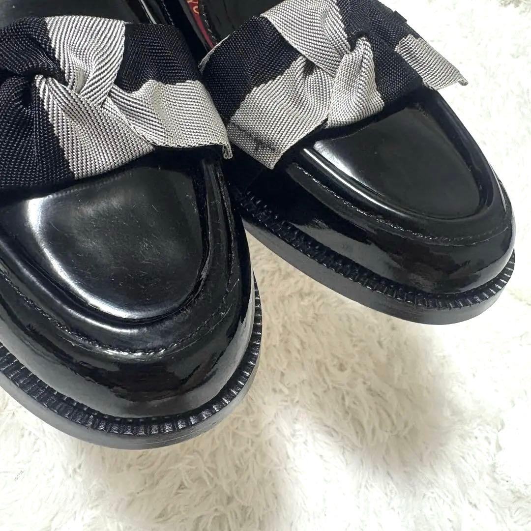 未使用級】katespade ブラックマルチ レアンドラ ローファー 24年