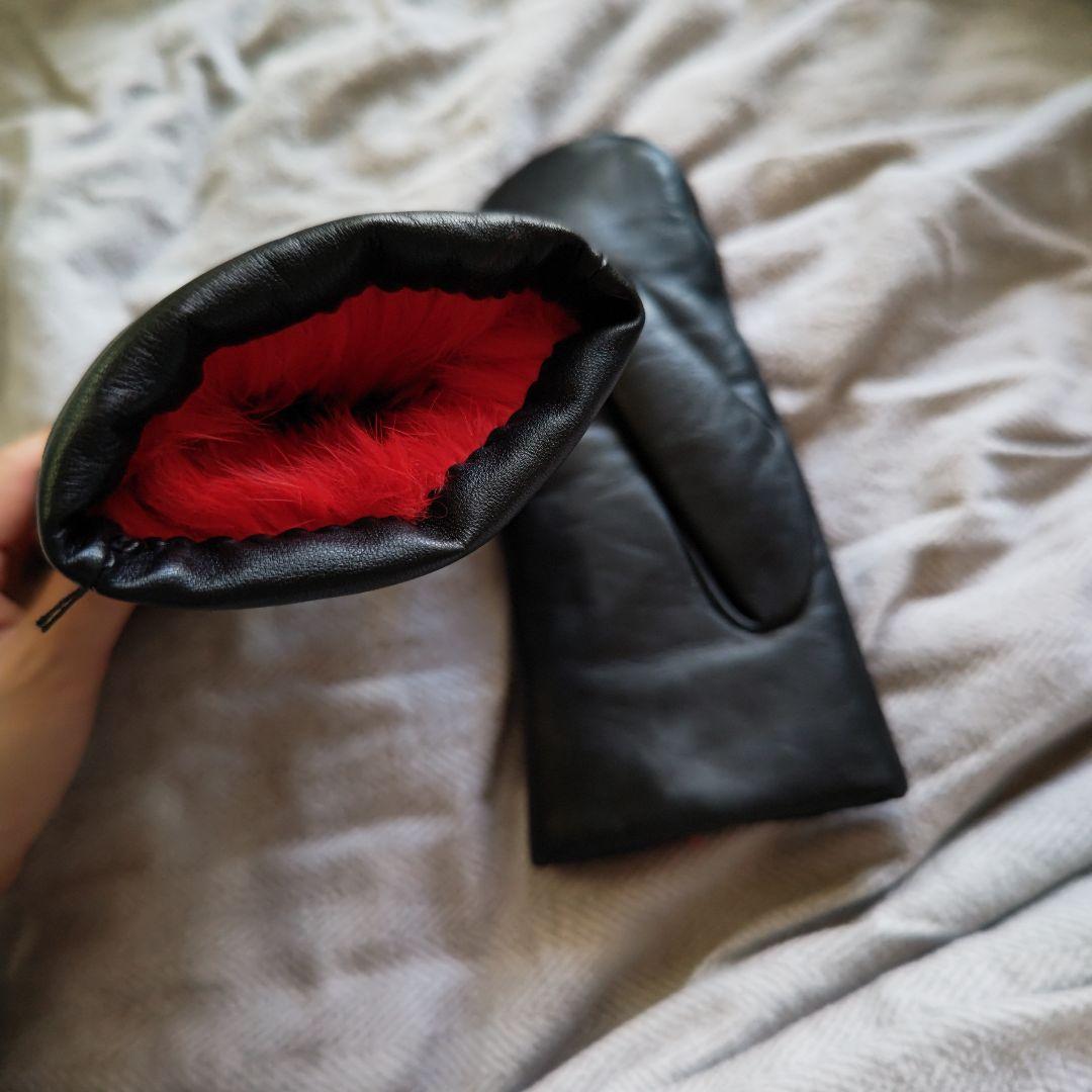 《LOVELESS》ブラックレザー手袋 ジッパー付き ファー付き