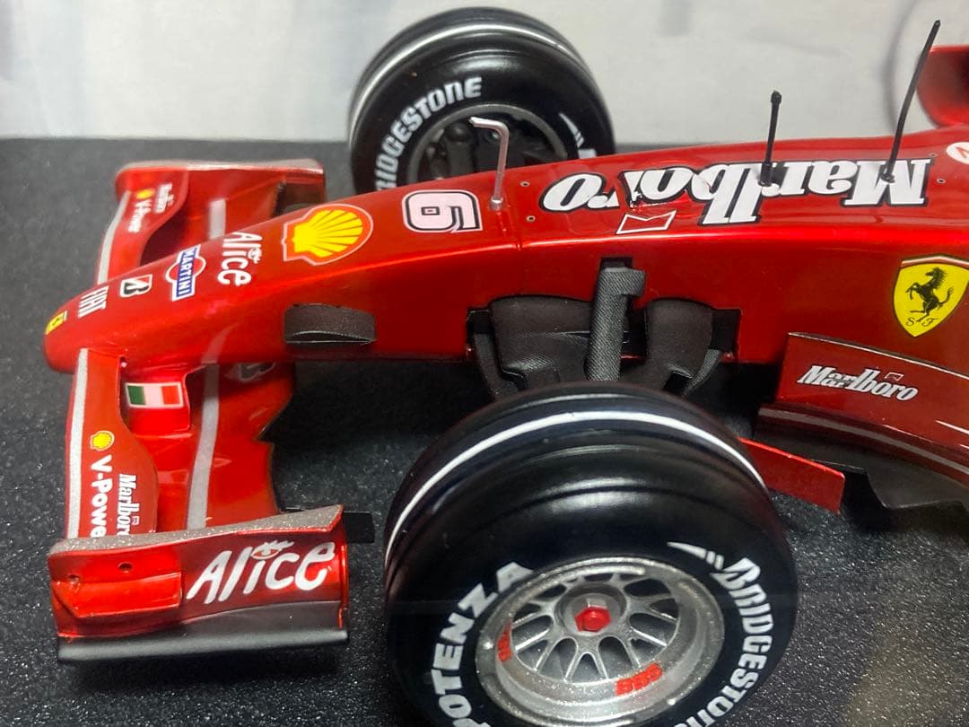 フェラーリF2007キミ・ライコネン♯6 1/18Hot Wheels - メルカリ