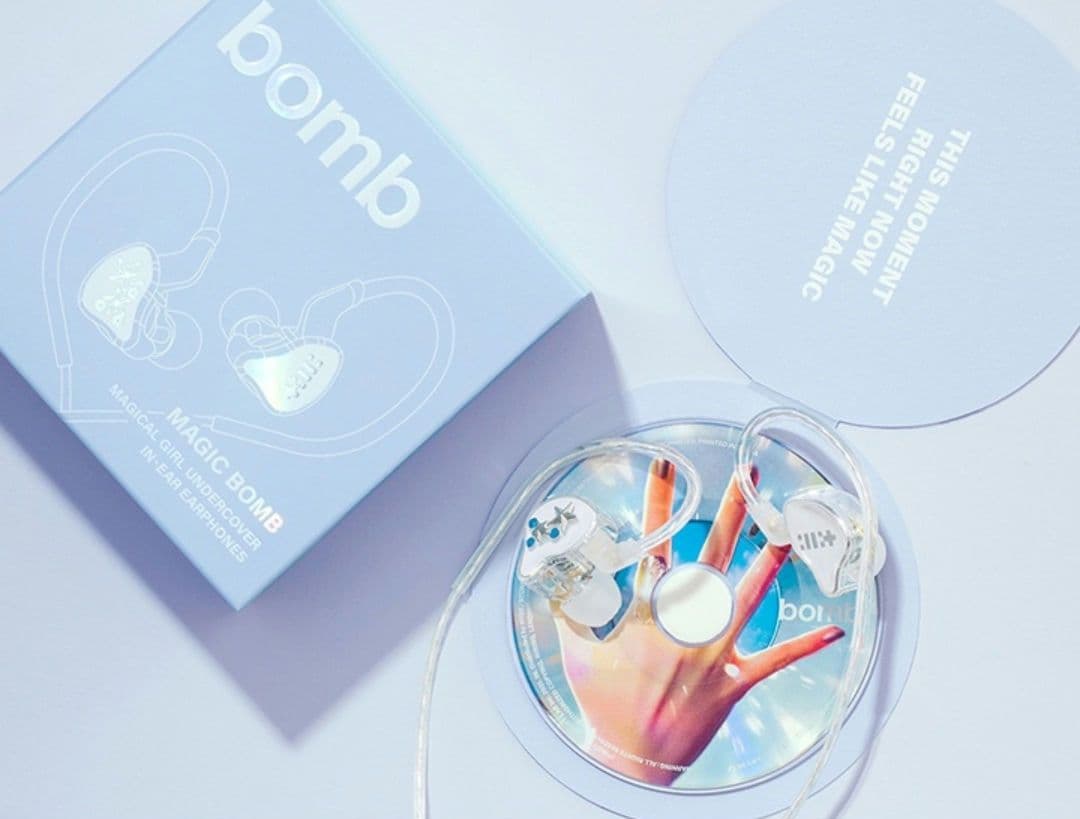 ILLIT MAGIC BOMB アイリット イヤホン イヤモニ - メルカリ