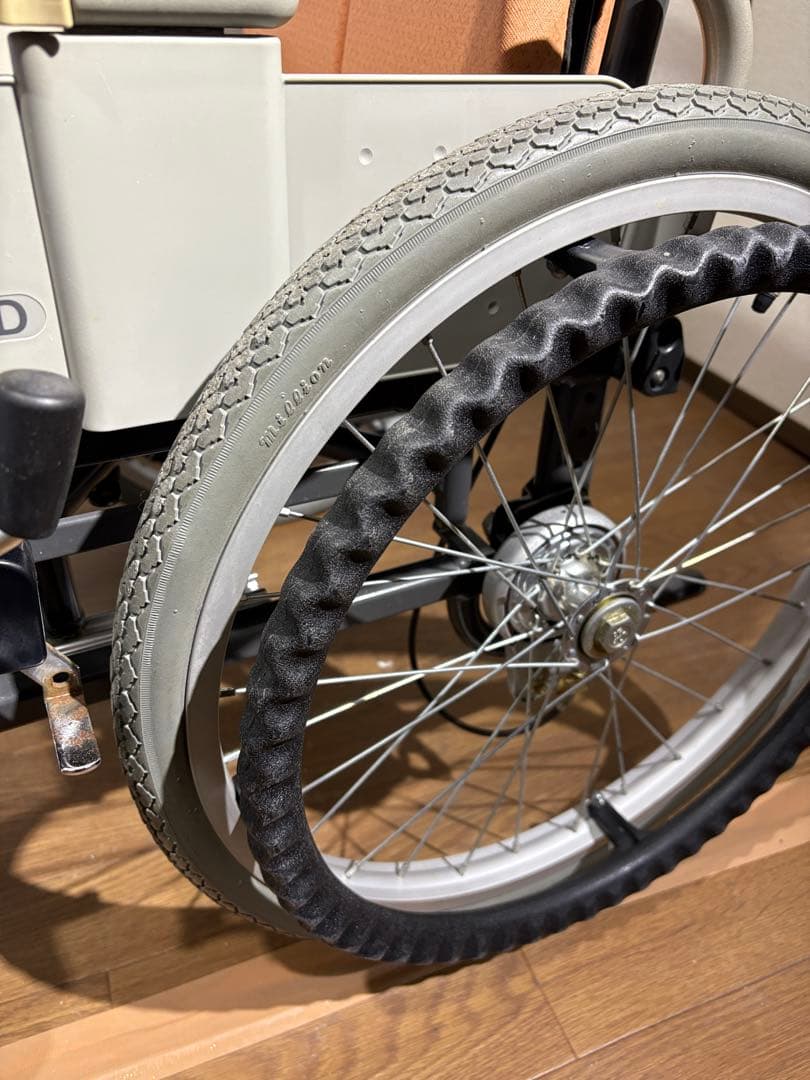 パラマウントベッド 車いす 330Sシリーズ 座面低め - メルカリ