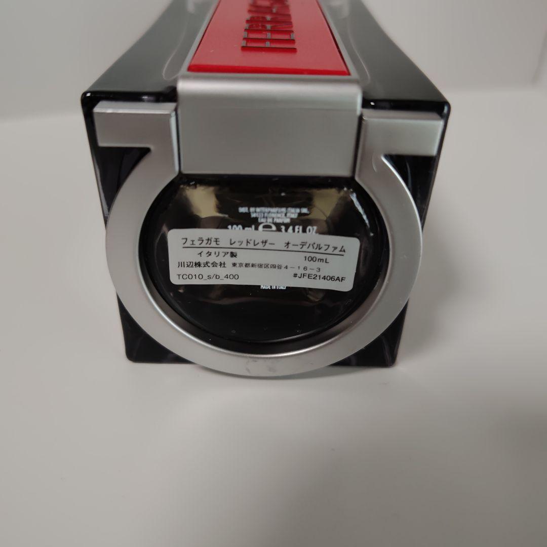 FERRAGAMO レッドレザー 100ml 香水 週末お値下げ！ | ¡Compre en