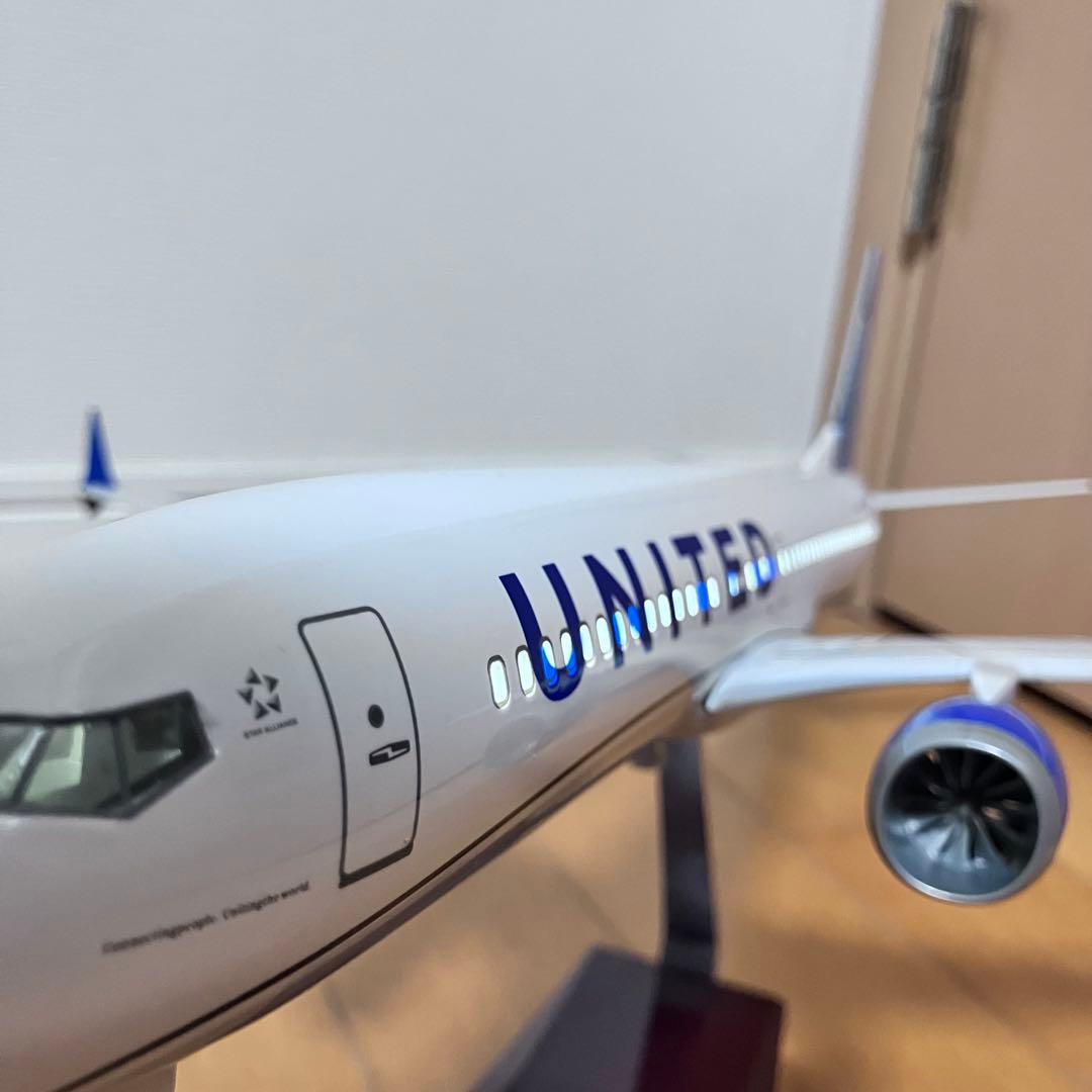 ユナイテッド航空 模型 デスクトップモデル - メルカリ