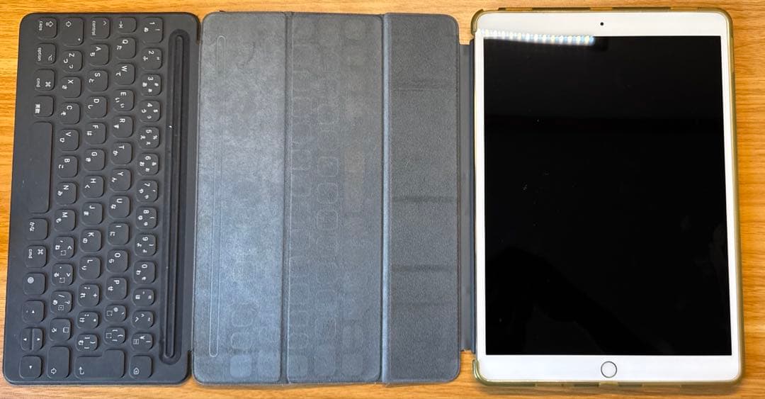 iPad Pro10.5インチ (A1709) スマートキーボード(ジャンク)付 - メルカリ