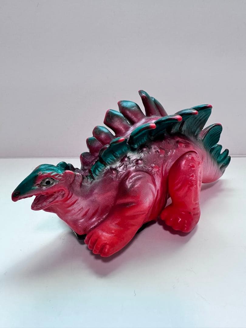 昭和当時物　発火恐竜 すてござうるす フリクショントイ ソフビ Amazon.co.jp: 発火恐竜 ソフビ フィギュア 当時もの フリクショントイ