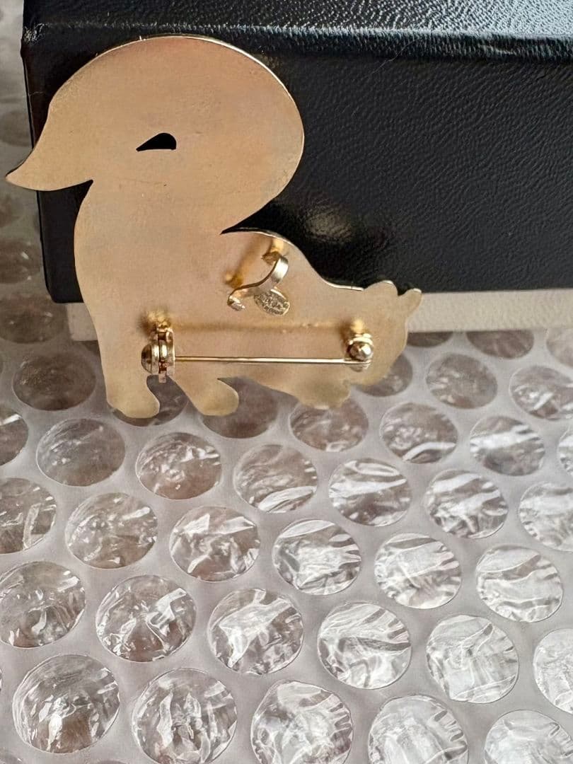 シャネル リス ブローチ ゴールドラメ - メルカリ