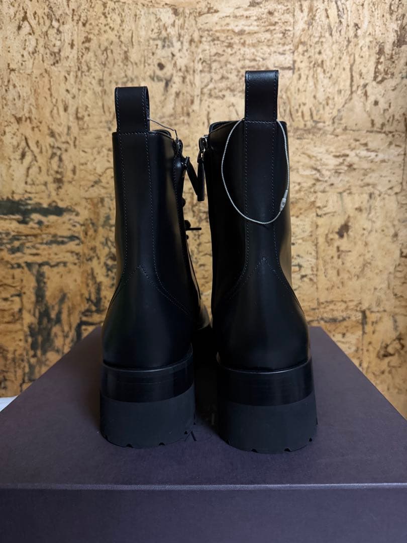 新品未使用 VALENTINO ヴァレンティノコンバットブーツ EU43 - メルカリ