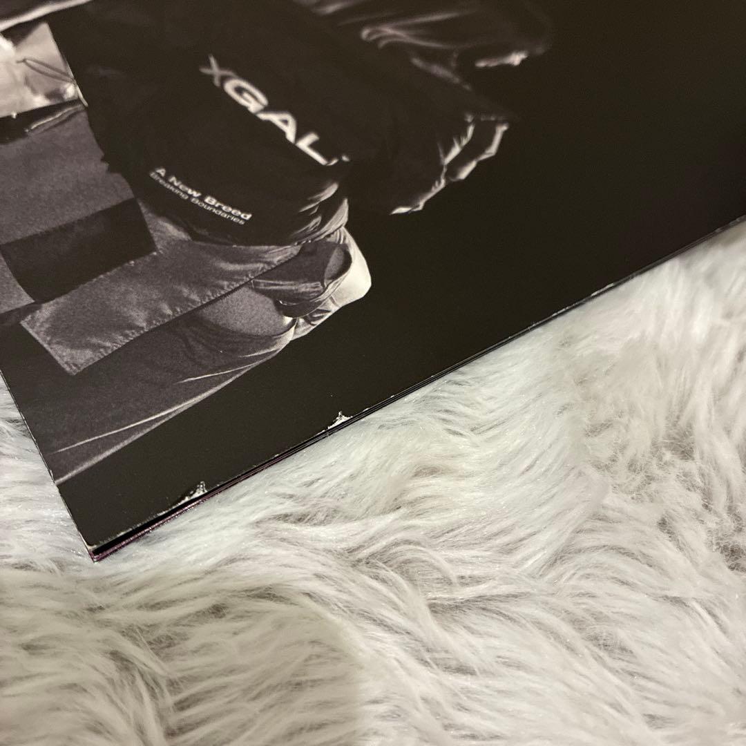 XG グッズ4点セット THE CORE ダウンジャケットPhotobook - メルカリ