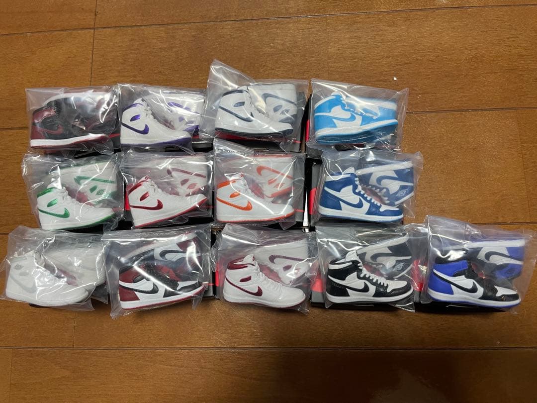 NIKE スニーカーガチャ 13種 - メルカリ