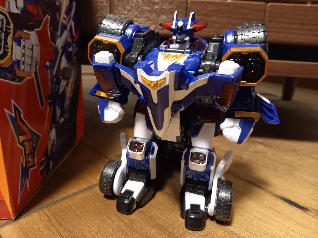 トボットV 2体+ストームジョーセット