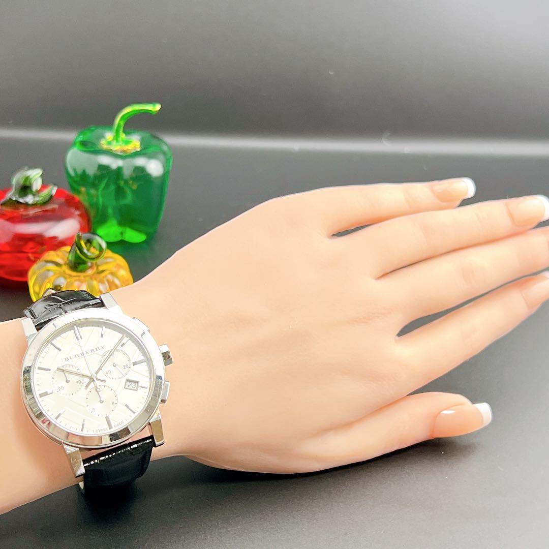 稼働品】バーバリー クロノグラフ ノバチェック クォーツ メンズ腕時計