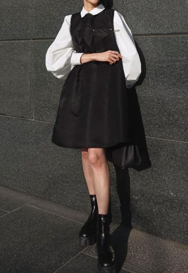 ELLIE エリー 即完売 ナイロンノースリーブワンピース - メルカリ