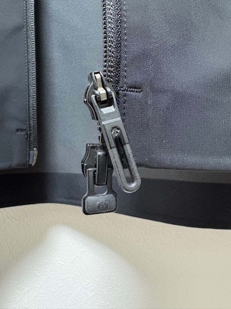 DESCENTE ALLTERRAIN ソフトシェルジャケット “CREAS”