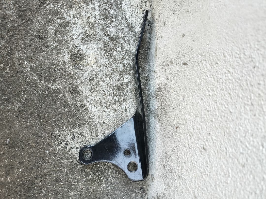 ハーレーダビッドソン ダイナシリーズ　マフラー　ブラケット Amazon.co.jp: ZXMOTO 変換ブラケット ハーレーダビッドソン ダイナ