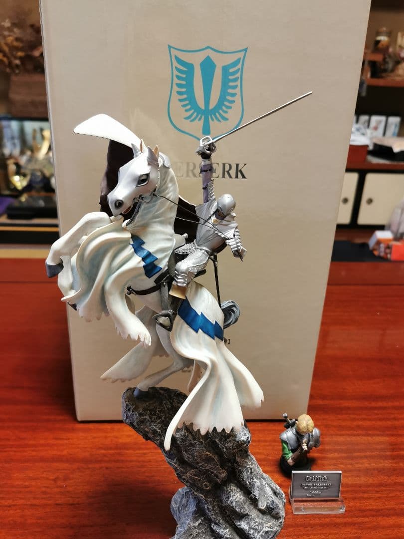 グリフィス鷹の団乗馬、ジュドー胸像付限定版 - メルカリ