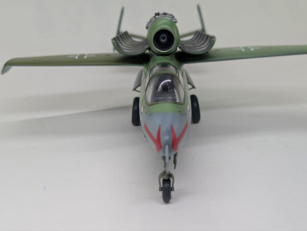 1/48ドイツ空軍戦闘機　ハインケルHe162 A-2 “サラマンダー“ 完成品