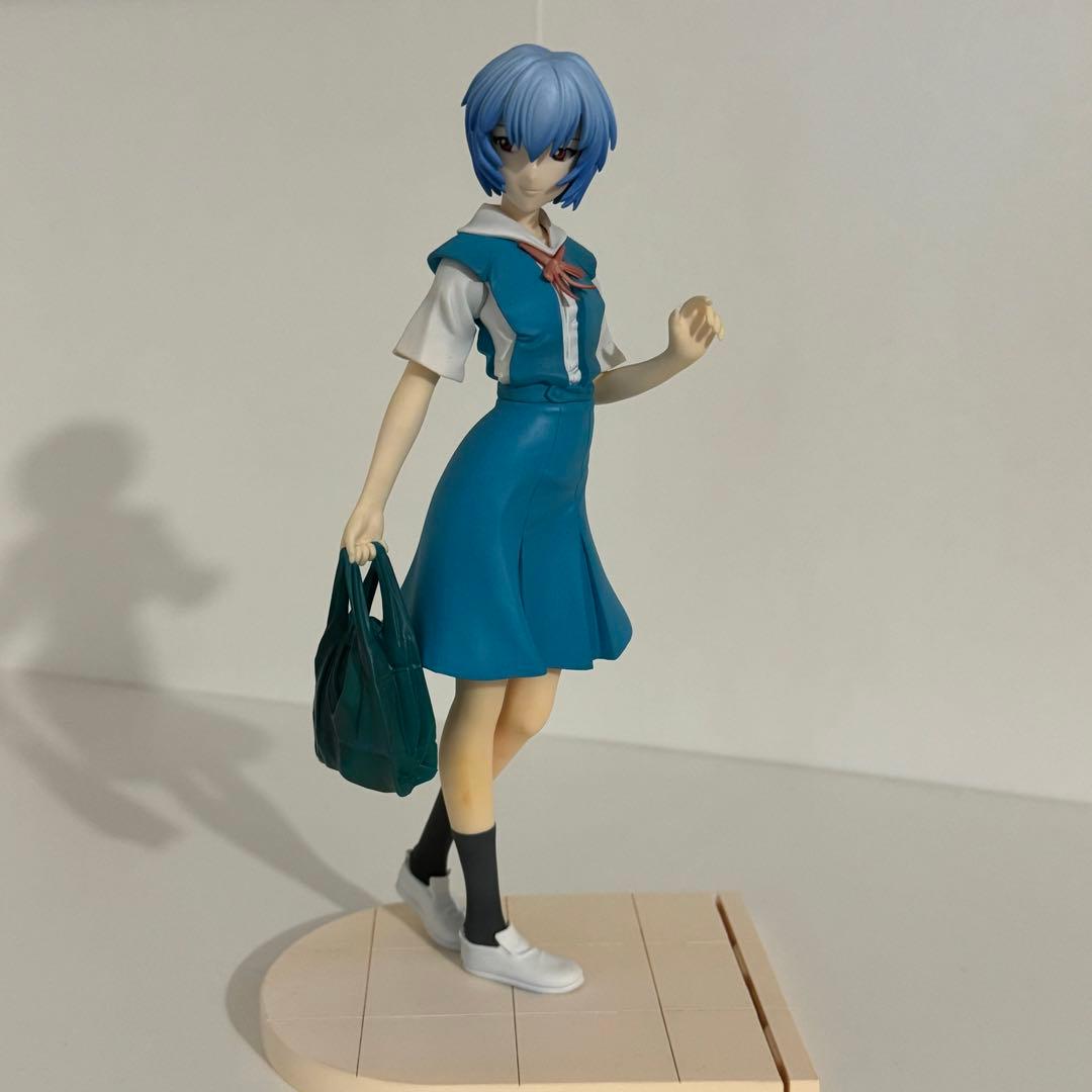 ローソン限定 エヴァンゲリオン 綾波レイ フィギュア - メルカリ