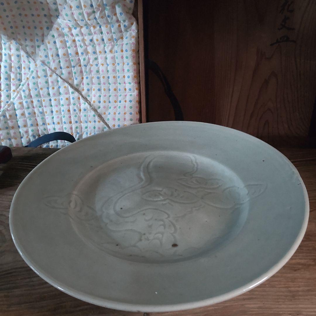 初期伊万里～淡青磁草花文様尺越大皿 - メルカリ