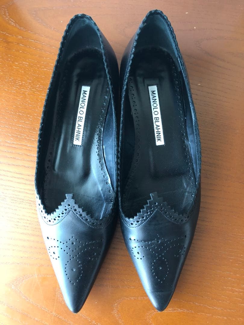 新品同様品】マノロブラニク カーフ革 ポインテッド 黒 35 - メルカリ