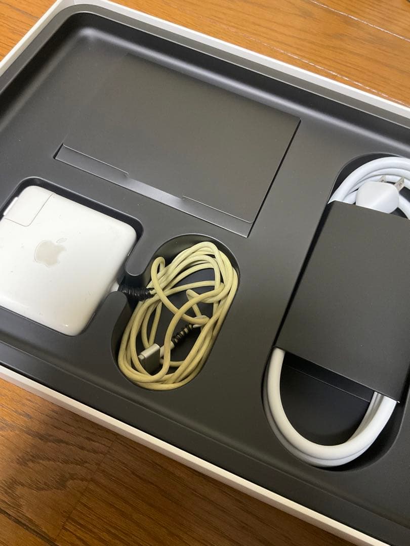 MacBook本体 13inch Macbook pro 2.7GHzIntel i5 Retina