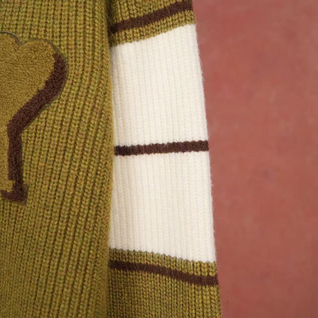 新品同様 AMI PARIS オリーブグリーン ウールセーター S - メルカリ