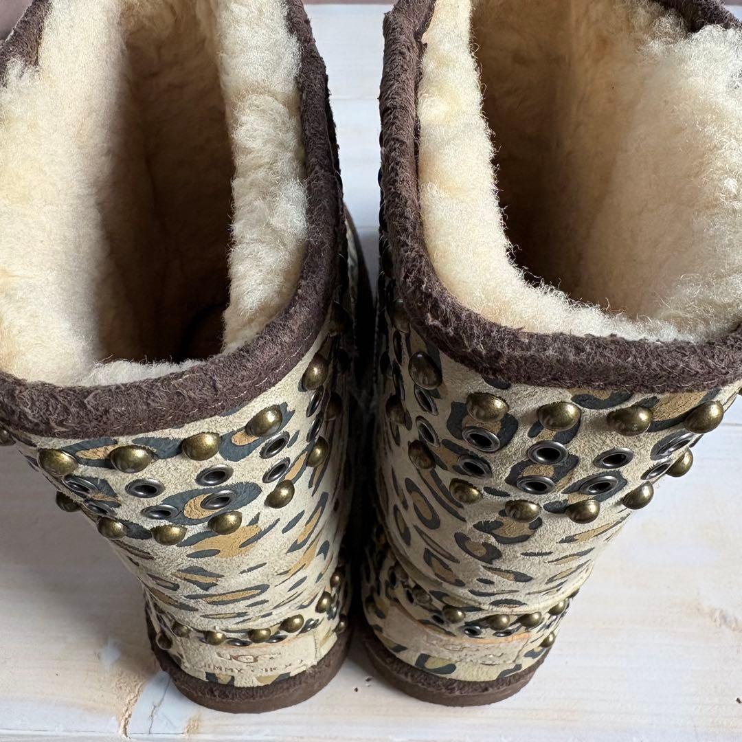UGG×Jimmy CHOOヒョウ柄スタッズ ムートンブーツ - 靴セール
