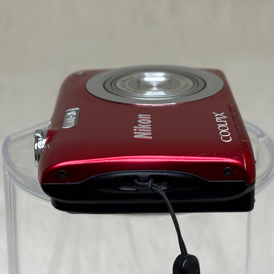 美品 Nikon COOLPIX A100 レッド コンデジ 動作品 - メルカリ