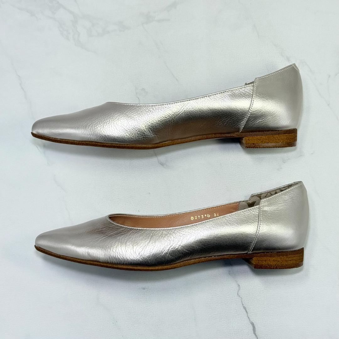 美品】HIMIKO フラットプレーンパンプス 24㎝ プラチナ