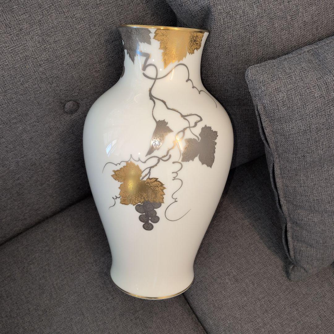 宮内庁御用達 大倉陶園 金蝕葡萄 花瓶36cm - メルカリ