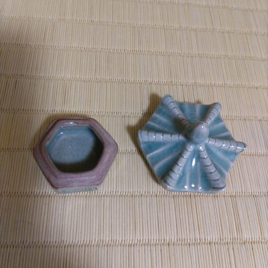 青磁　辻堂　香合　申 相浩 作